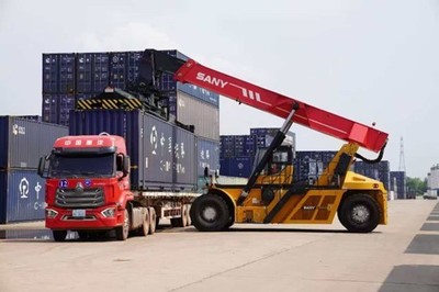 中老鐵路老撾段貨運(yùn)量穩(wěn)步增長(zhǎng)，上半年發(fā)送貨物300萬(wàn)噸